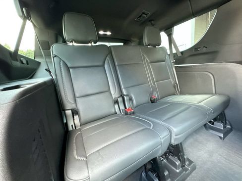 Used 2024 GMC Yukon XL Denali AWD/4WD image 30