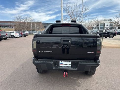 Used 2021 Chevrolet Colorado ZR2 w/ ZR2 Midnight Special Edition AWD/4WD image 5