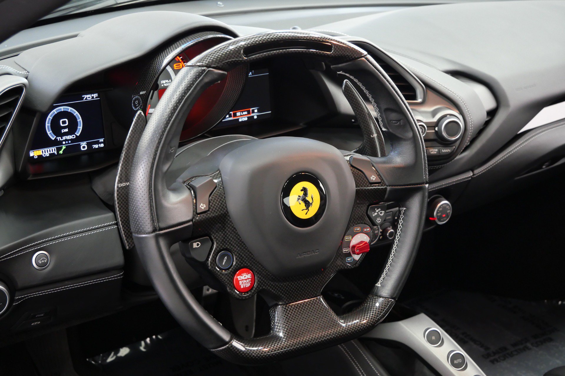 Used 2019 Ferrari 488 GTB RWD image 15