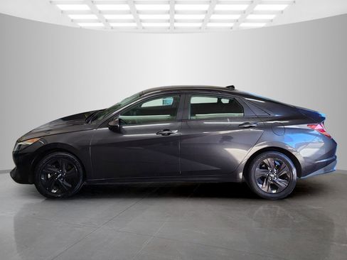 Used 2021 Hyundai Elantra SEL image 4