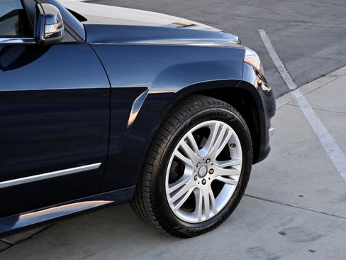 Used 2015 Mercedes-Benz GLK 350 2WD image 32