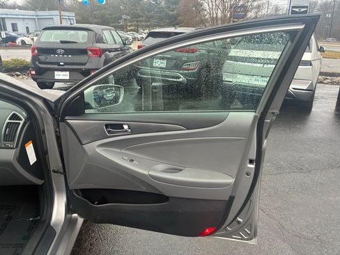 Used 2012 Hyundai Sonata Base image 44