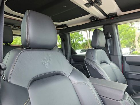 Used 2025 Ford Bronco Badlands w/ Sasquatch Package AWD/4WD image 15