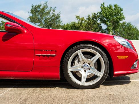 Used 2011 Mercedes-Benz SL 550 image 35