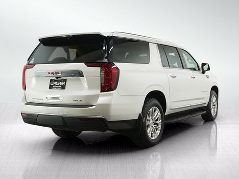 Used 2023 GMC Yukon XL SLT w/ SLT Luxury Package AWD/4WD image 5