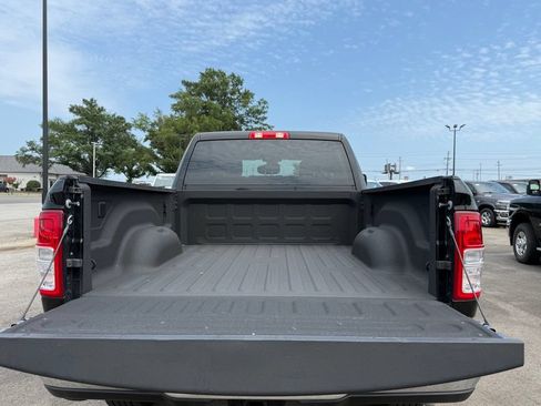 Used 2024 RAM 2500 Big Horn w/ Bed Utility Group AWD/4WD image 7