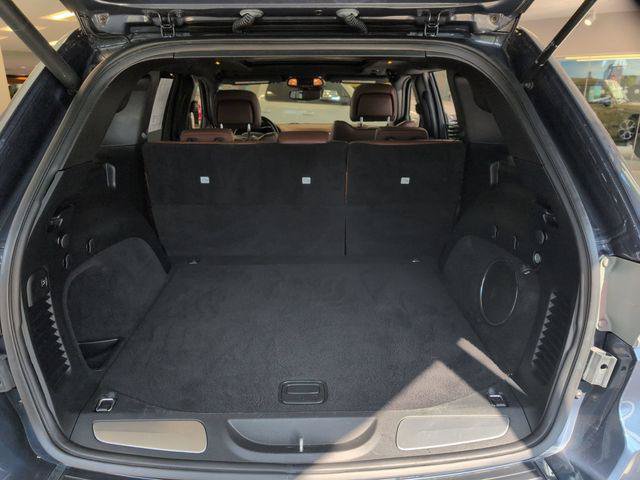 Certified 2020 Jeep Grand Cherokee Overland w/ Interior Metal Package AWD/4WD image 5