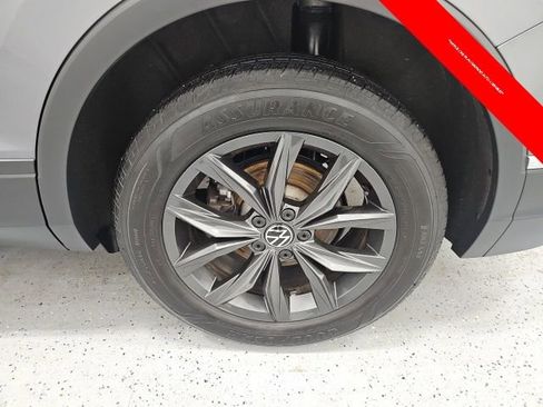 Used 2024 Volkswagen Tiguan SE image 10