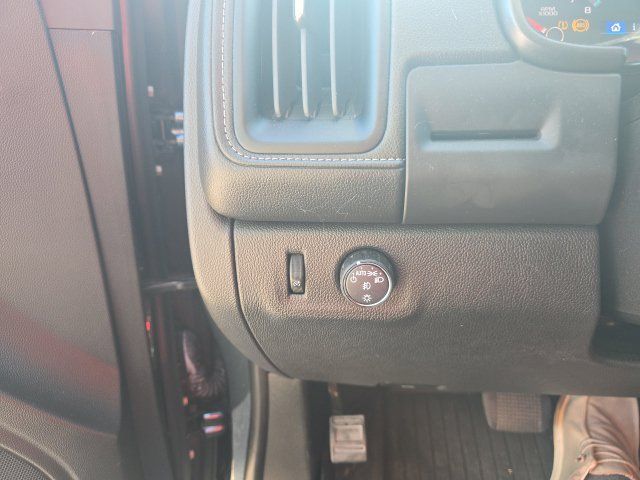 Used 2020 GMC Canyon SLE w/ Driver Alert Package RWD image 17
