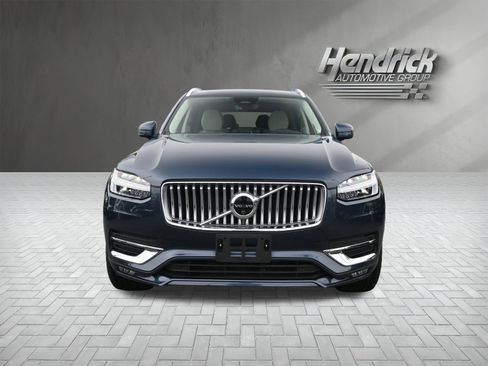 Used 2024 Volvo XC90 B6 Plus AWD/4WD image 3