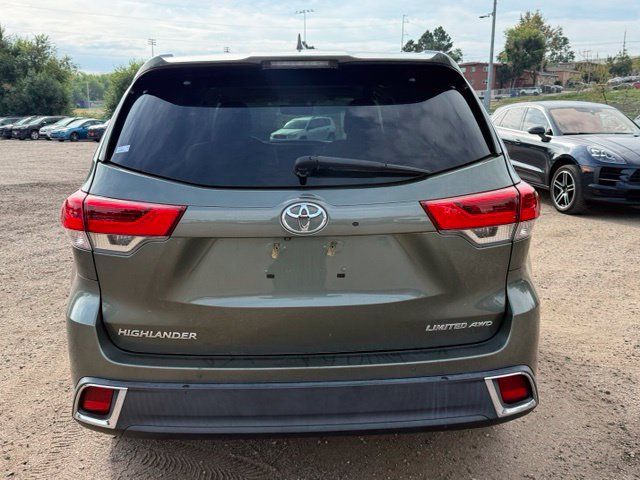 Used 2019 Toyota Highlander Limited Platinum AWD/4WD image 5