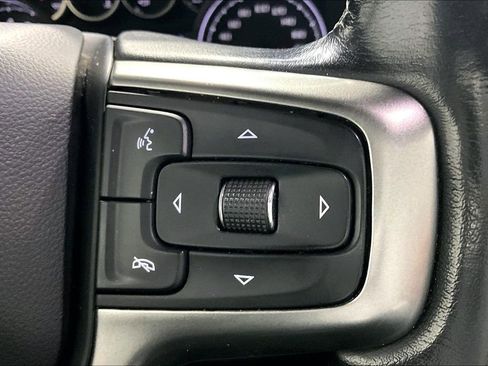 Used 2021 Chevrolet Suburban Z71 image 13