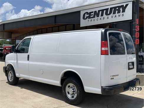 Used 2020 Chevrolet Express 2500 w/ Safety Package RWD image 6