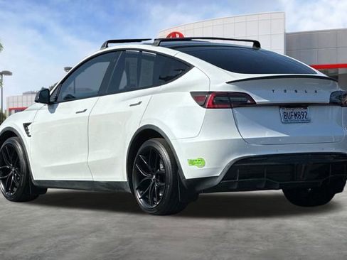 Used 2021 Tesla Model Y Long Range image 6