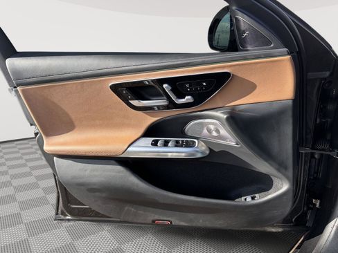 Used 2024 Mercedes-Benz E 350 4MATIC Sedan image 19