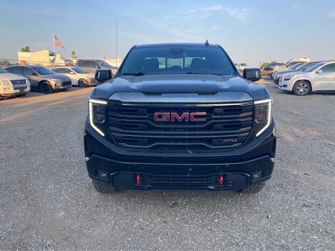 Used 2024 GMC Sierra 1500 AT4 w/ AT4 Premium Package AWD/4WD image 10