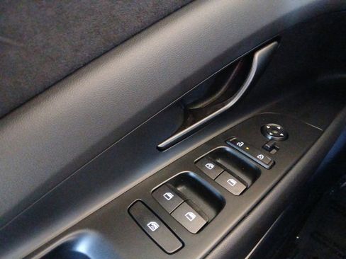 Certified 2025 Hyundai Elantra N image 16