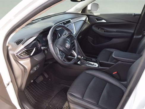 Used 2022 Buick Encore GX Essence AWD/4WD image 9