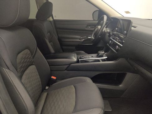 Used 2023 Nissan Pathfinder SV AWD/4WD image 21