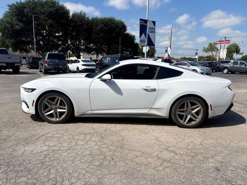 Used 2024 Ford Mustang Coupe RWD image 6