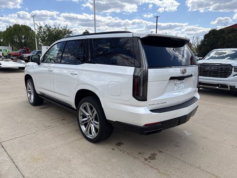 Used 2025 Cadillac Escalade Sport w/ Touring Package AWD/4WD image 8