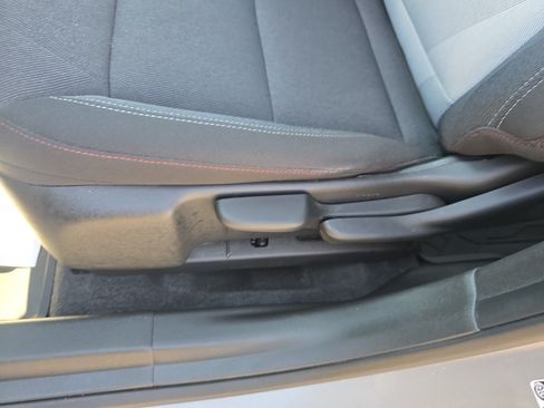 Used 2026 Chevrolet Trax RS FWD image 19