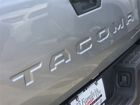 Used 2025 Toyota Tacoma SR5 image 7