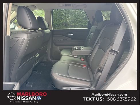 New 2025 Nissan Pathfinder SL image 24
