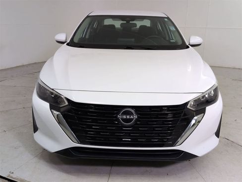 Used 2024 Nissan Sentra SV image 9