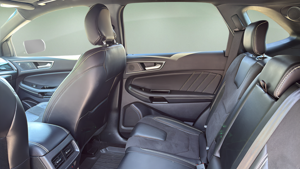 Used 2019 Ford Edge ST w/ Equipment Group 401A AWD/4WD image 16