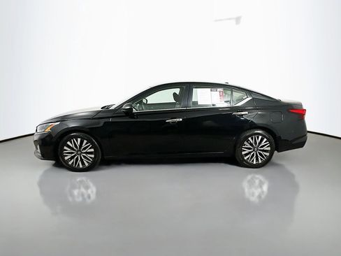Used 2024 Nissan Altima 2.5 SV FWD image 5