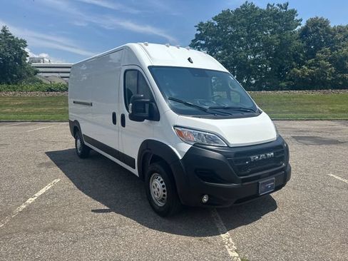 Used 2026 RAM ProMaster 2500 w/ Convenience Group FWD image 1