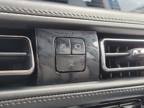 Certified 2023 Lincoln Nautilus AWD w/ Premium Package image 24