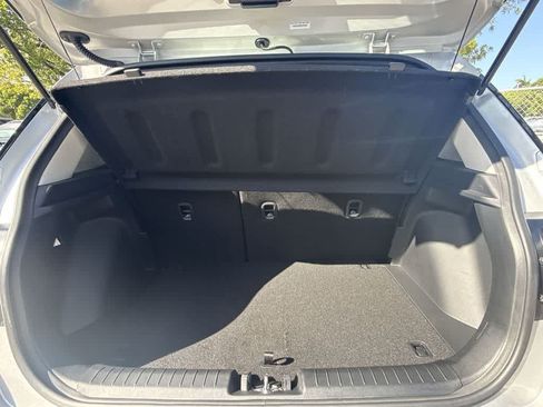 Used 2025 Hyundai Venue SEL FWD image 12