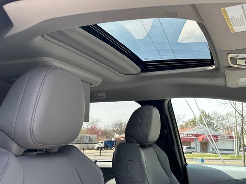 New 2026 Toyota Sienna XLE image 13