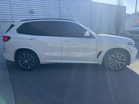 Used 2022 BMW X5 xDrive40i w/ M Sport Package image 6