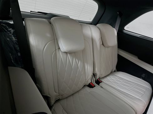 New 2026 Mercedes-Benz GLS 63 AMG 4MATIC image 31