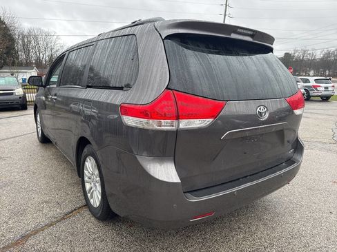 Used 2012 Toyota Sienna XLE image 25