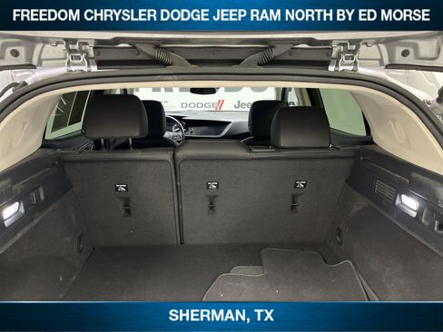 Used 2023 Buick Envision Essence image 9