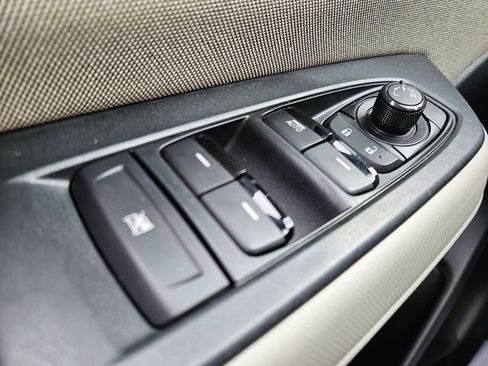 Certified 2025 Subaru Forester w/ Convenience Package #2 image 31