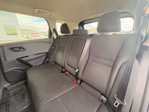 Used 2023 Nissan Rogue S image 12