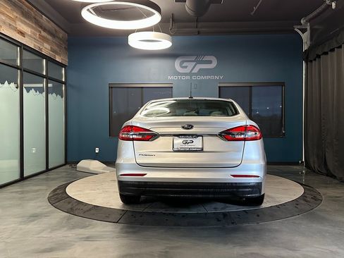 Used 2019 Ford Fusion S image 4