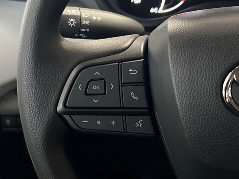 New 2026 Toyota Sienna LE FWD image 28