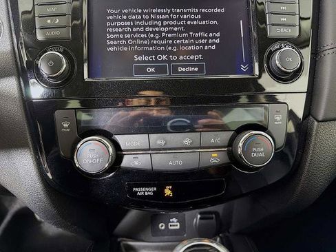 Certified 2018 Nissan Rogue SL image 13