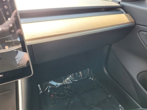 Used 2018 Tesla Model 3 Long Range image 28