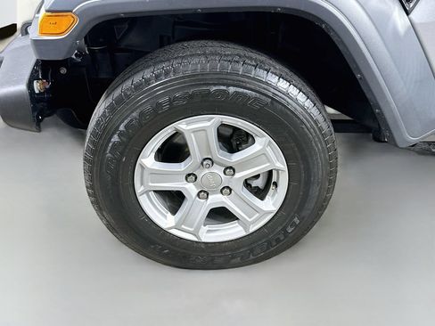 Used 2018 Jeep Wrangler Unlimited Sport S AWD/4WD image 8