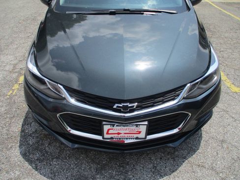 Used 2018 Chevrolet Cruze LT w/ Convenience Package FWD image 24