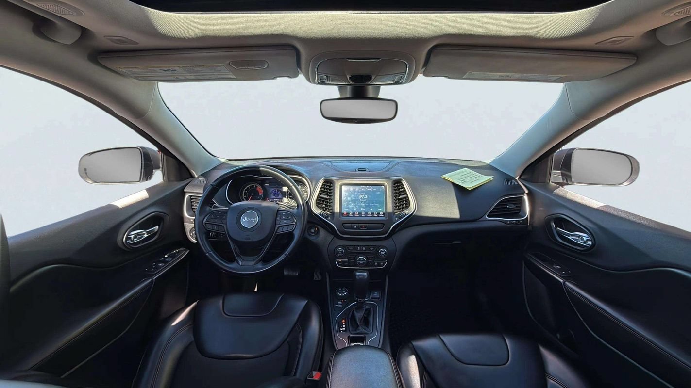 Used 2019 Jeep Cherokee Trailhawk AWD/4WD image 9