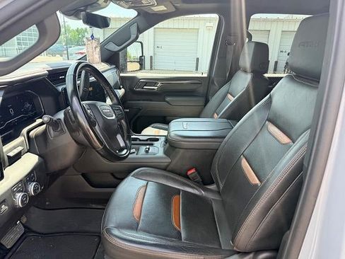 Used 2024 GMC Sierra 2500 AT4 w/ AT4 Premium Plus Package AWD/4WD image 9