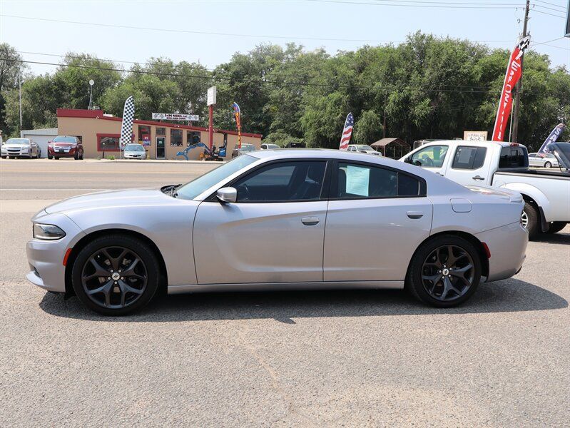 Used 2017 Dodge Charger SXT w/ Plus Group RWD image 4